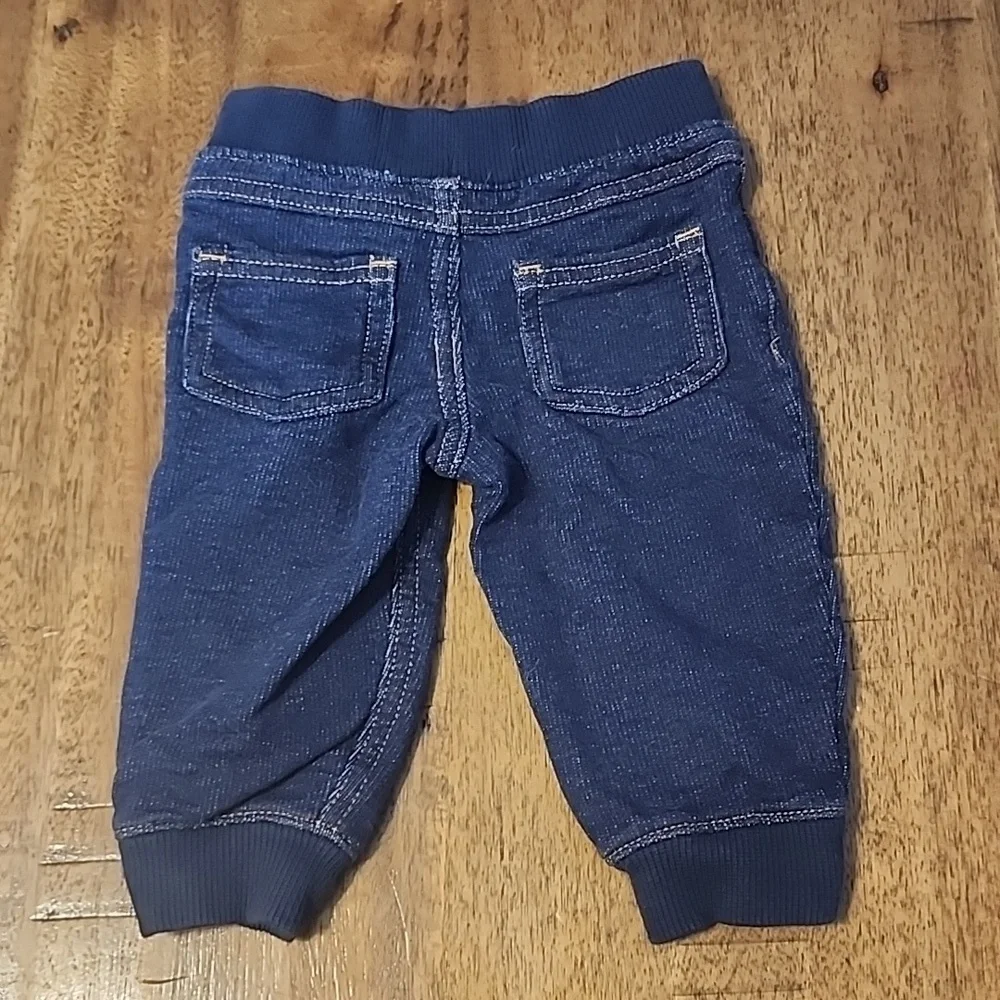 CARTERS 6 MONTH TINY EXPLORER OUTFIT